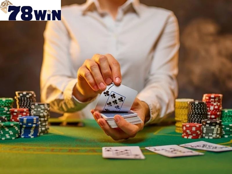 Tổng điểm của mỗi người chơi sẽ được tính bằng cách cộng điểm của 3 lá bài